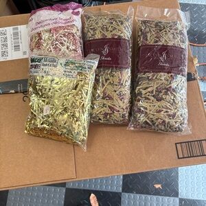Shredded Filler 2–Jaclyn Smith Gold and Burgundy, 1 Gold, 1 Pink/Brown = 4 bags